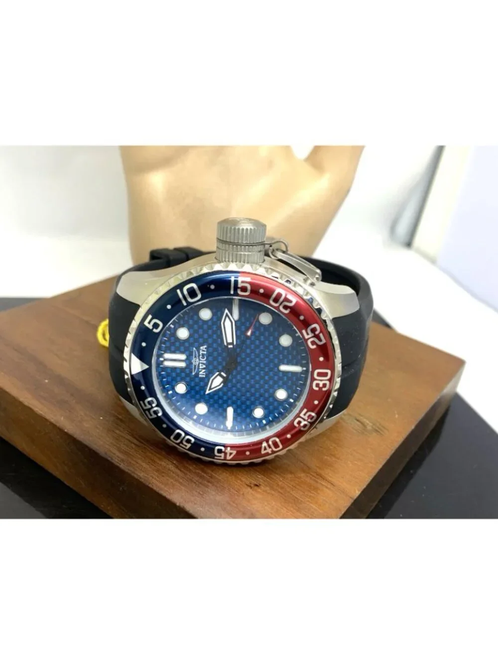 Invicta Mens Watch 35658 Pro Diver Quartz Blue Dial Pepsi Bezel Rubber Band 50mm